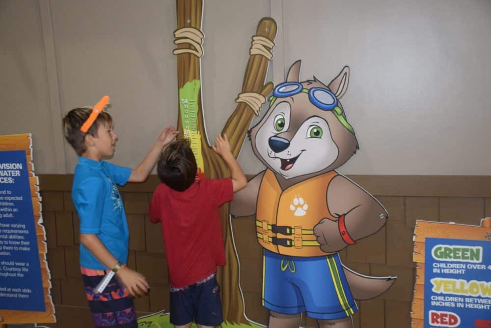 boys measuring height - Great Wolf Lodge Spooktacular