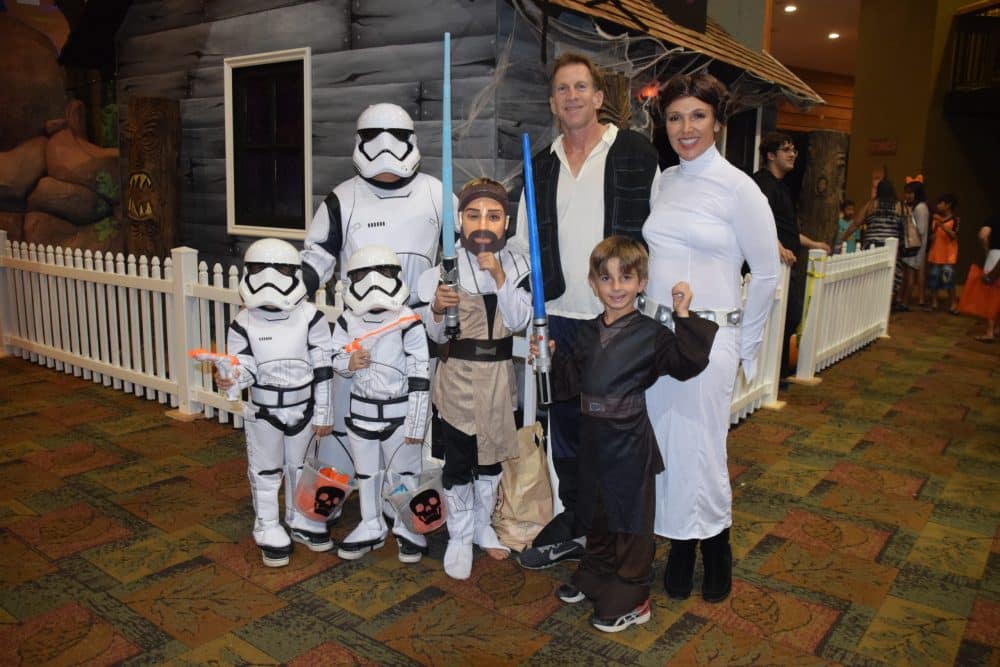 families in star wars costumes - Great Wolf Lodge Spooktacular