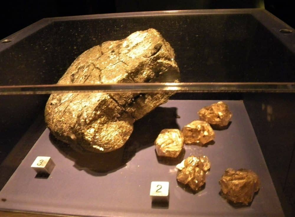 “False as a Canadian diamond” - Winter Carnaval Quebec City