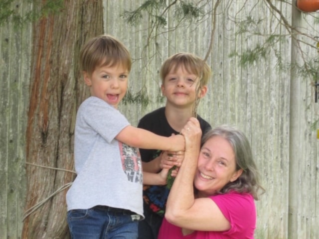 2 kids and their grandma - Travel In Time: Tips to Help the Elderly Cope with Coronavirus