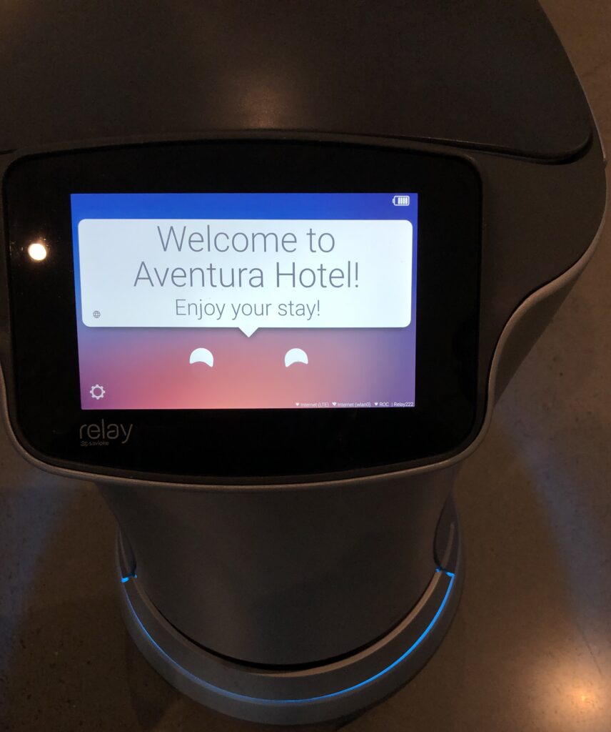 Aventura's robots - Why Universal Orlando is Better for Families than Disney World