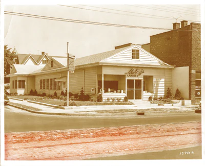 Picture of chocolate shop, Malley's Chocolates. Things to do in Cleveland, OH with kids. 