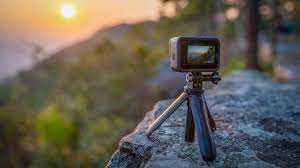 go pro camera PERFECT HOLIDAY GIFTS for family travelers pin