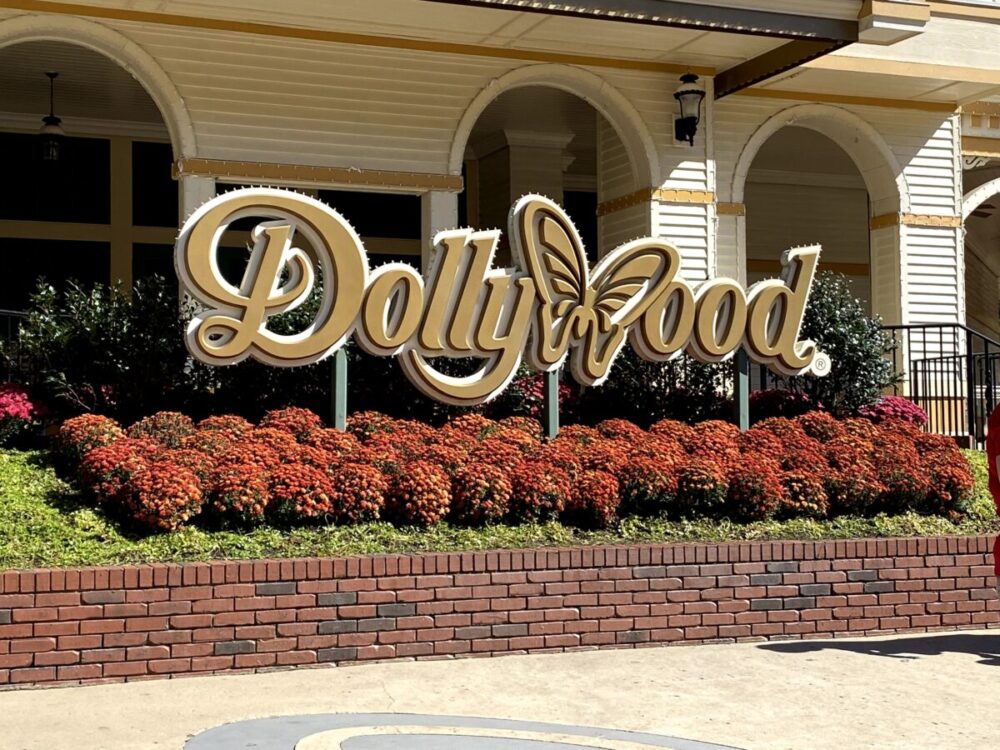 Picture of Dollywood logo