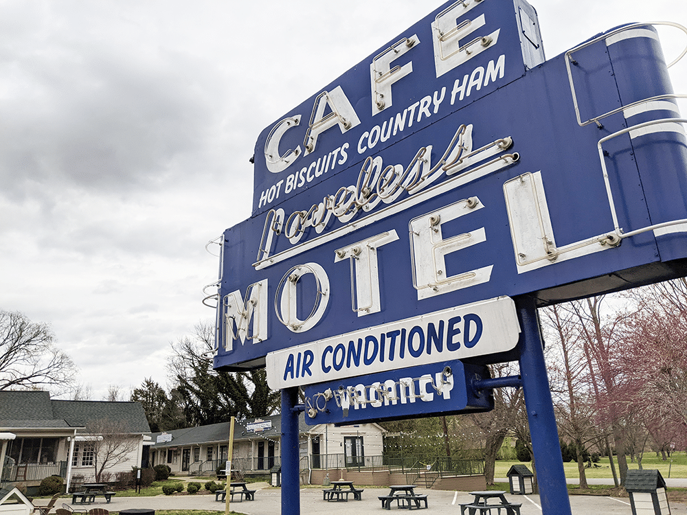 fun places to eat with kids in Nashville