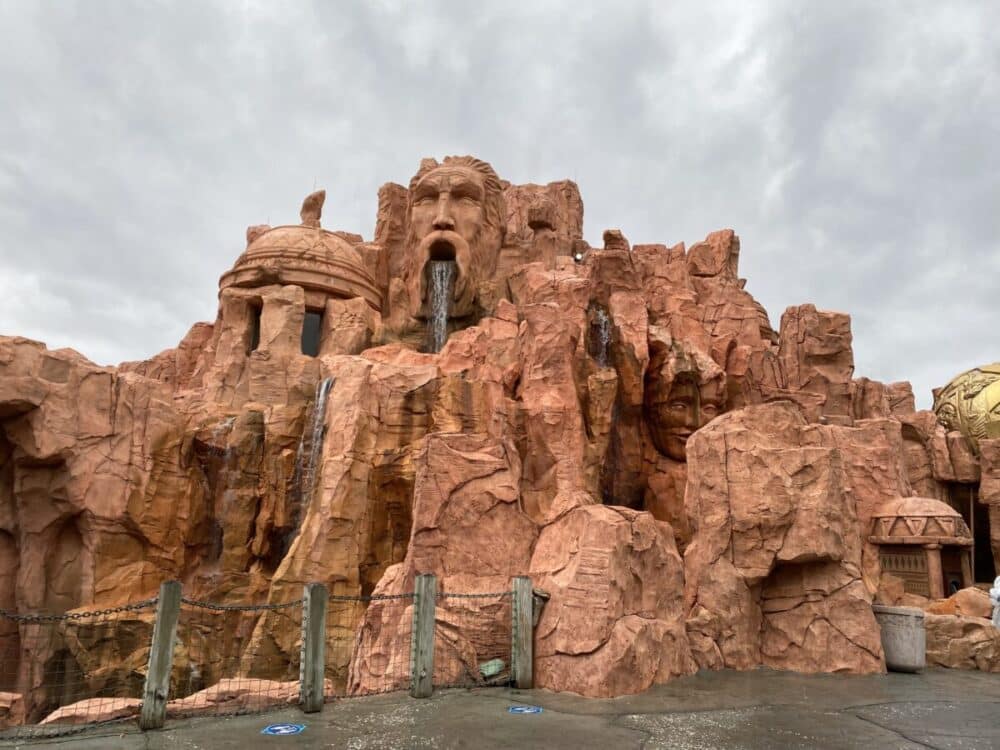 restaurant - things to do at universal orlando for adults