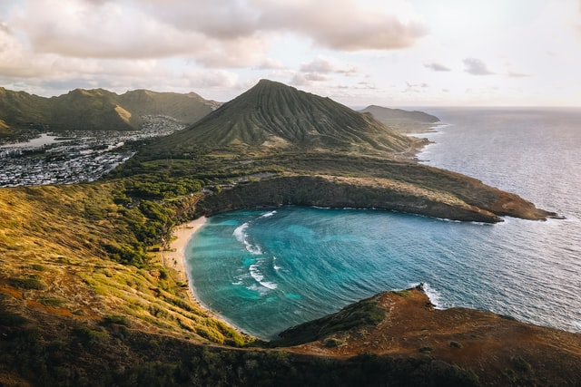 Aerial View Of Oahu.// Presidents Day Weekend Trips: Learning Vacations For Families