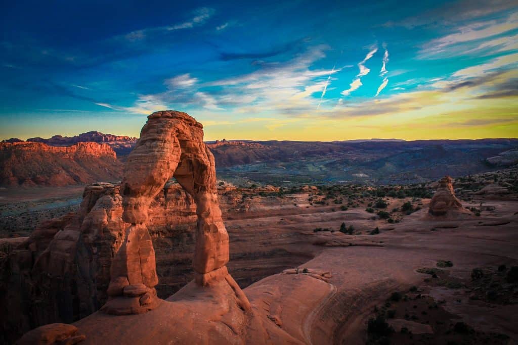 Panoramic of Delicate Arch in Moab, Utah.// Things To Do in Moab, Utah with Kids