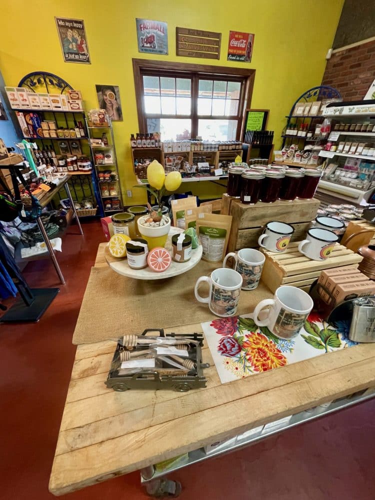 gift shop - things to do in visalia