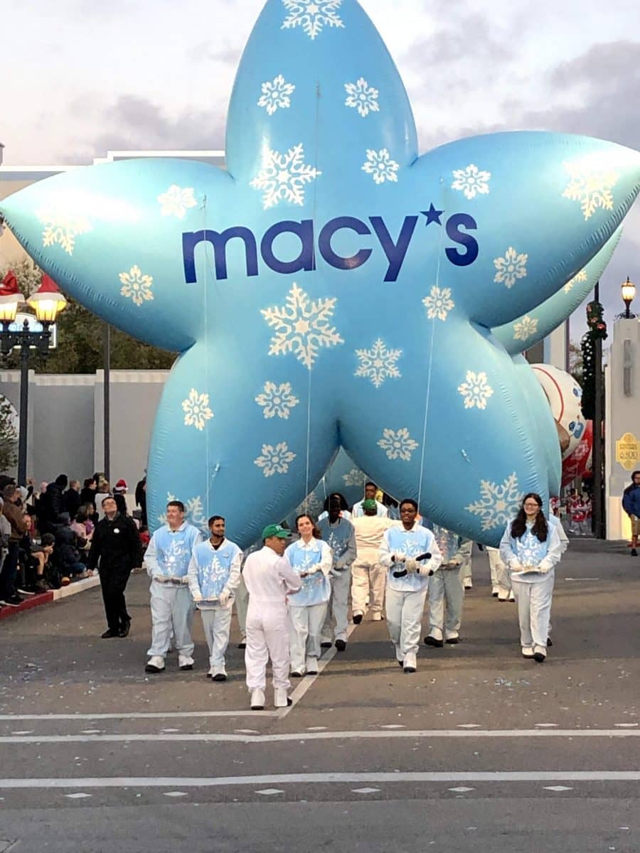 Macy's balloon - holiday magic at walt disney world, universal orlando and dollyworld