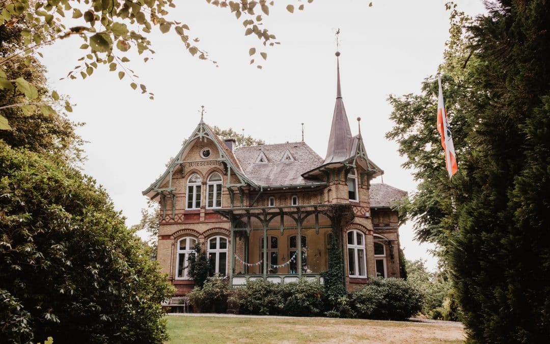 9 Most Haunted Hotels In California For Brave Families!