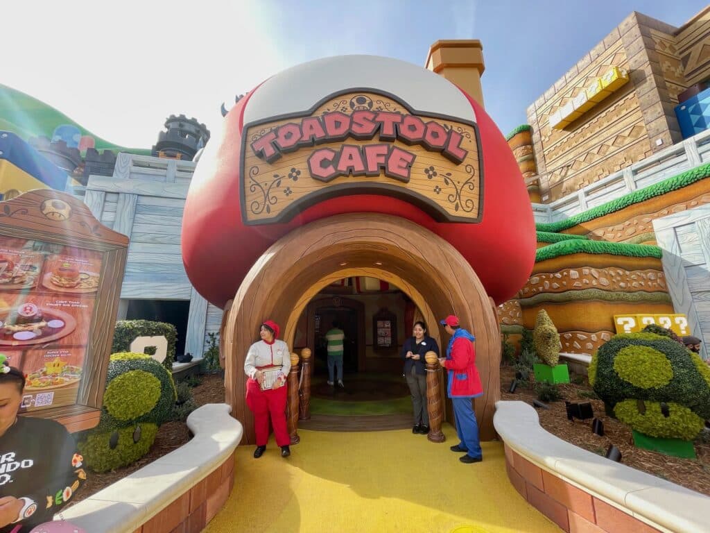 outside toadstool cafe - super nintendo world hollywood