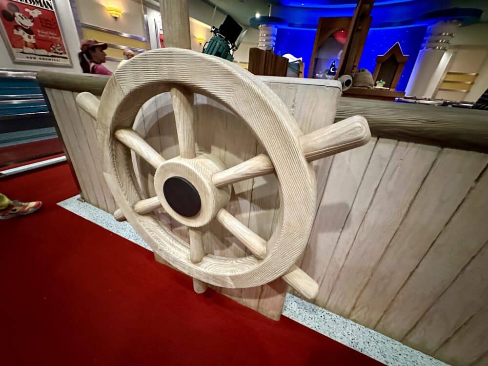 Willie's stearing wheel - Disneyland Toontown