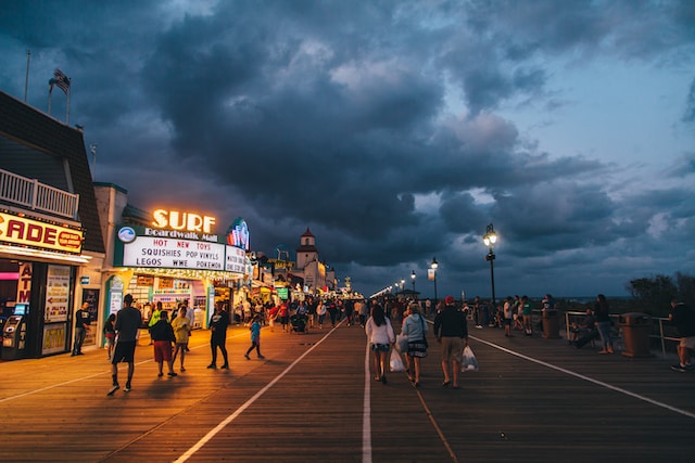 boardwalk arcade at night - Best East Coast Resorts For Families