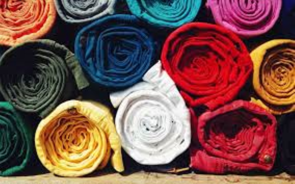 travel packing hacks, saving space packing hacks