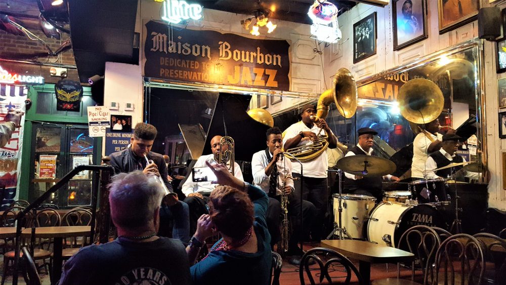 brass band in new orleans jazz club - Vacation Spots for Teens in the U.S.