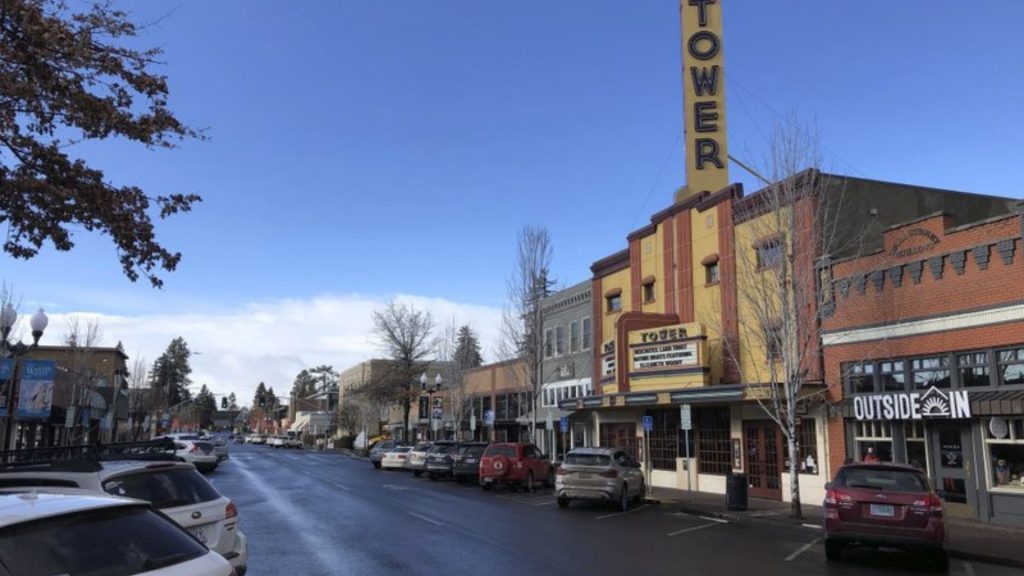 downtown bend - family things to do in Bend Oregon