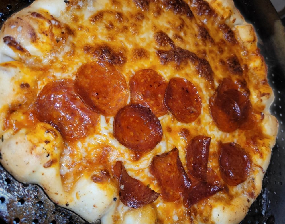 Make your own pizza. Kid-friendly restaurants in New Orleans. 