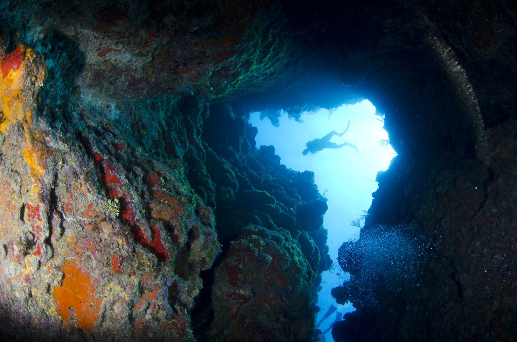 blue hole in cayman islands