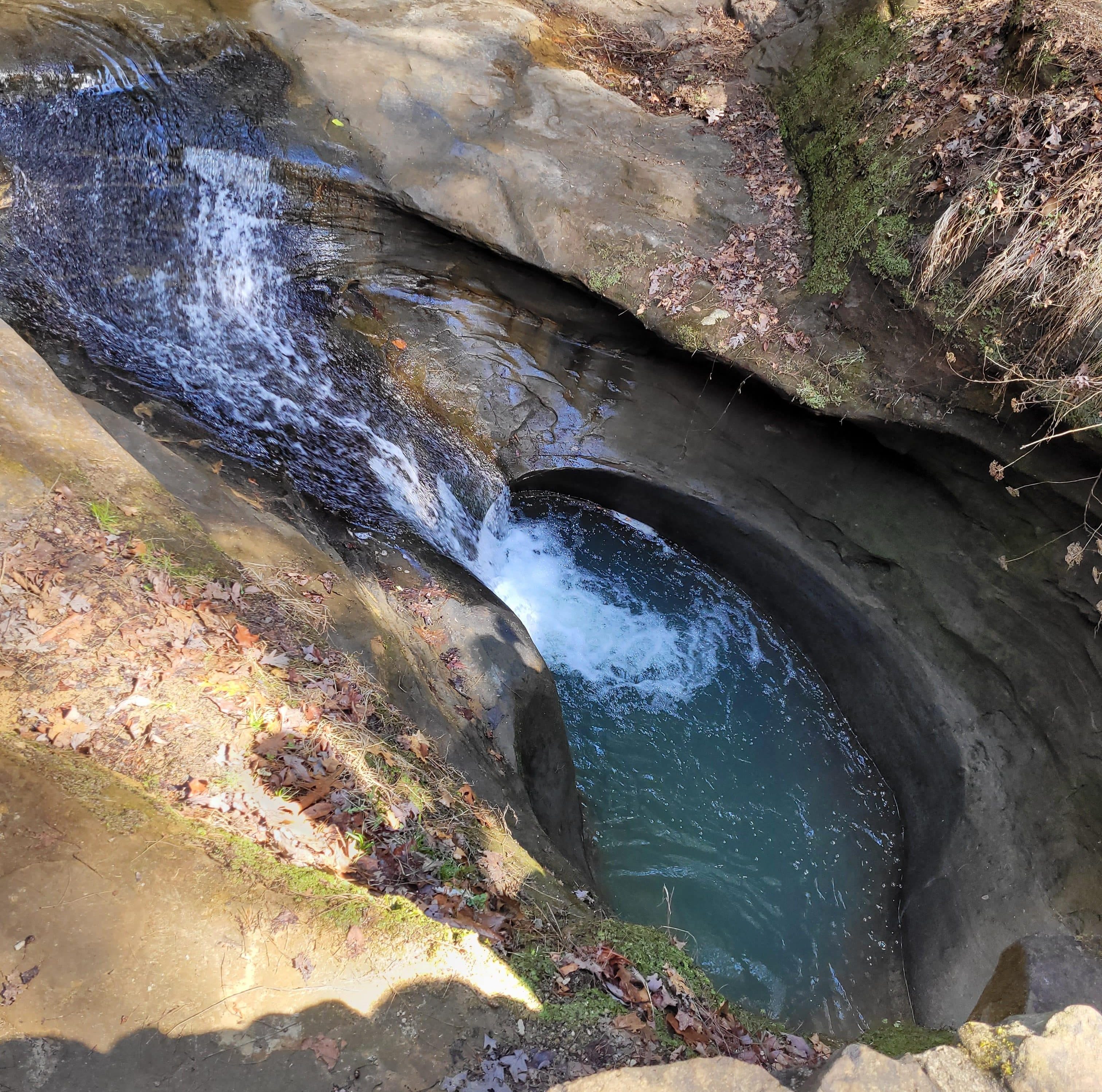 Devil's Bathtub on the hike through Old Man's Cave. Hocking Hills Romantic Getaways.