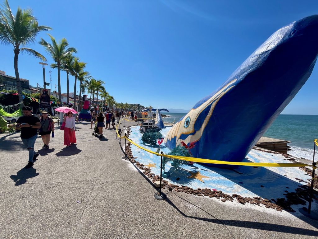 El Malecon with blue whale statue