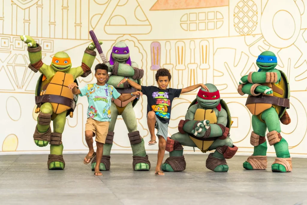 kids with teenage mutant ninja turtles