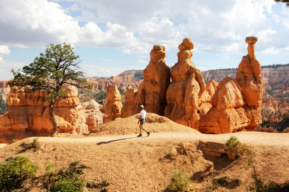 Hoodoos on the Queen's Garden Trail. Top things to do in Bryce Canyon National Park.