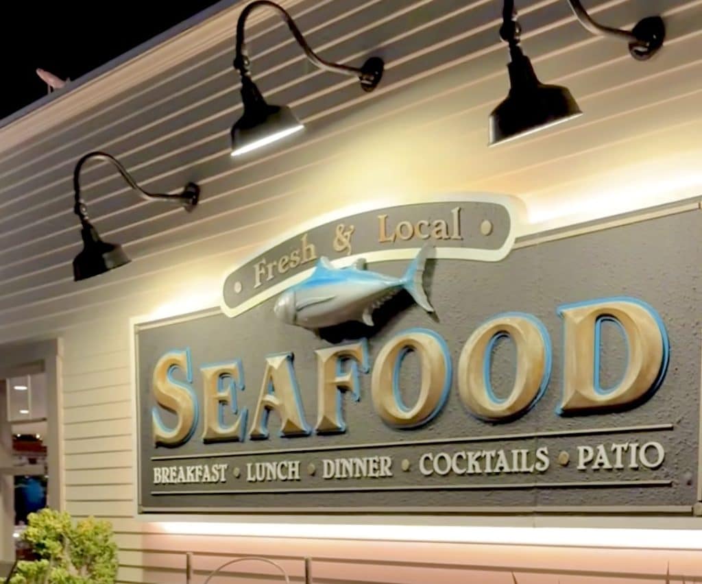 Dorn’s Breakers Café, a family-owned Morro Bay staple since 1942, sits right on the Embarcadero with sweeping bayside views. Famous for fresh, local seafood (especially oysters) and a relaxed, family-friendly vibe.