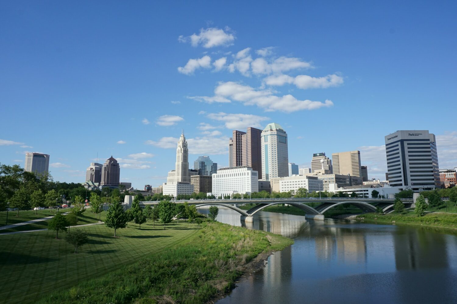 Columbus skyline and waterfront. Things to do with kids in Columbus.