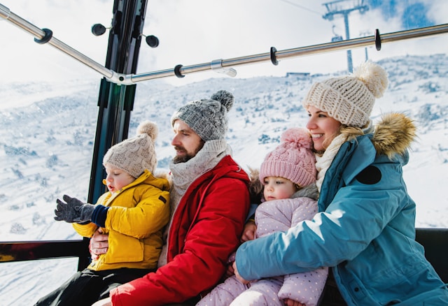 familly of four in gondola